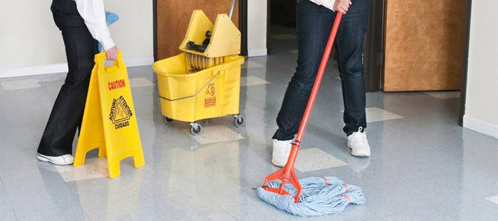 Kale-garbitzaileen eta etxe-garbitzaileen arteko soldata arrakala "gehiegizkoa" da