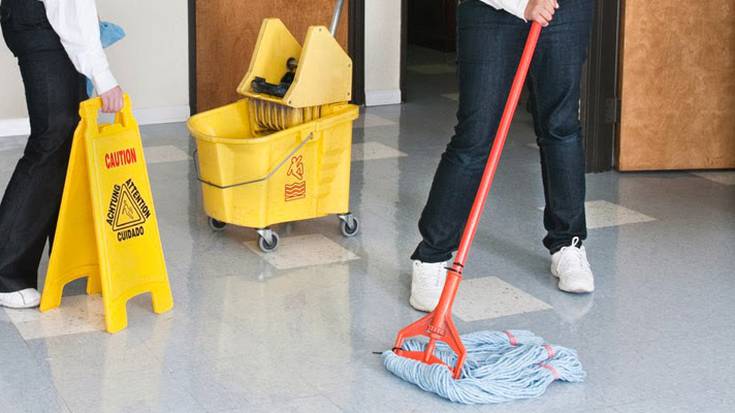 Kale-garbitzaileen eta etxe-garbitzaileen arteko soldata arrakala "gehiegizkoa" da