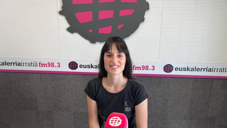 Olatz Ruiz de Larramendi: "Urbasako frontoia gure kulturaren parte da eta berreskuratu nahi dugu”