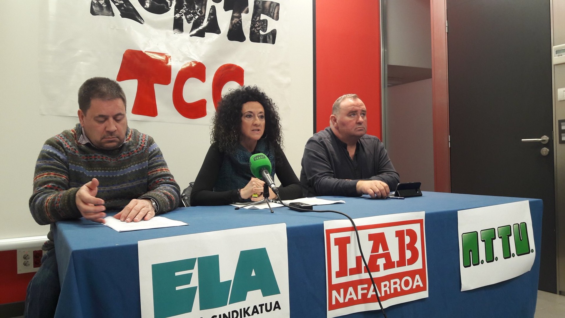 Lan baldintzak "prekarizatzen" dituen akordioa erdietsi dute CCOO eta UGTk TCC enpresarekin