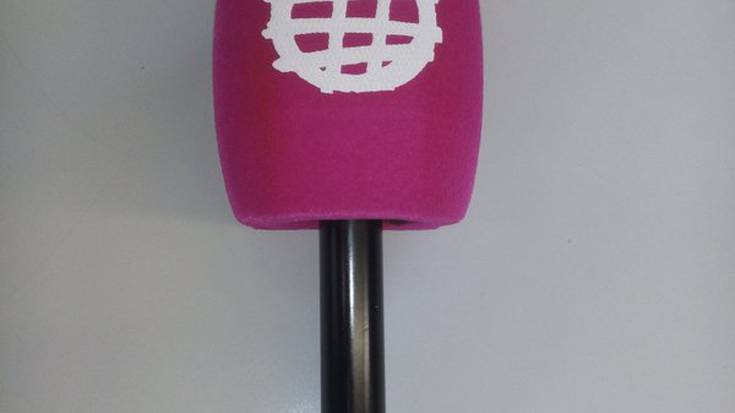 Mikrofono babesle berriak ditugu