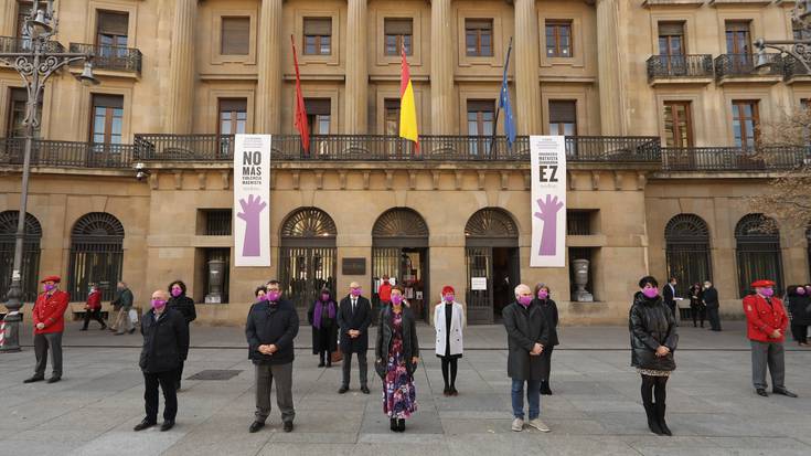 Emakumeen aurkako indarkeria guztien “gaitzespen irmoa” egin du Nafarroako Gobernuak