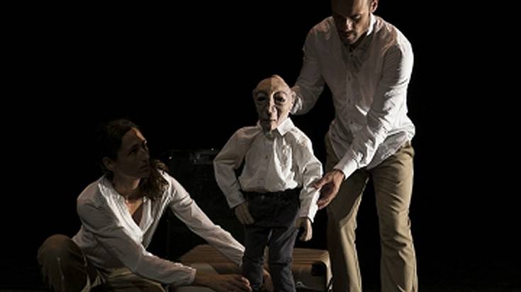 'Babesleku arrotzak eta animalia bakartien hotsak' antzezlanak zabalduko du bihar Antzerki Aroa