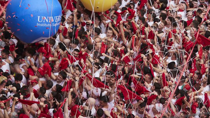 Lau salaketa eta hiru atxilotu Sanferminetan ustez egindako sexu-erasoengatik