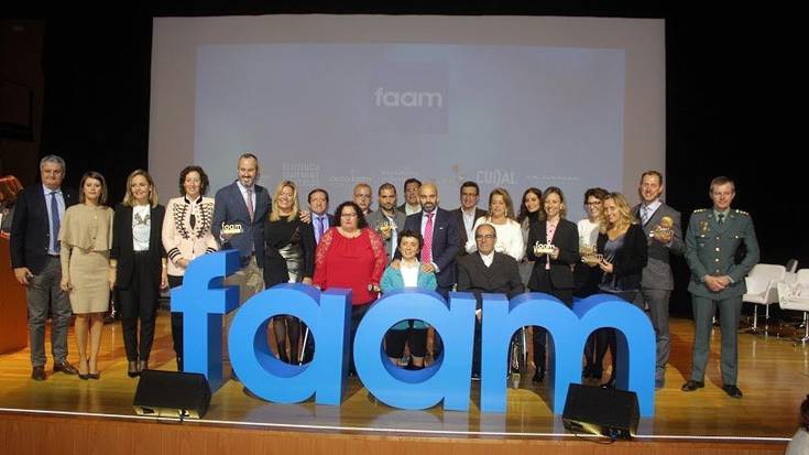 Oinezkoen pasabideetan autismoa dutenei zuzendutako piktogramak jartzeagatik saritu dute Iruñea