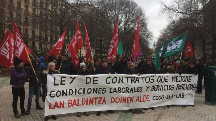 Kontratu Publikoen Legean klausula sozialak nahi dituzte sindikatuek