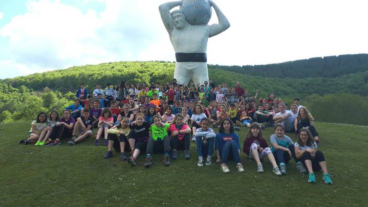 Nafarroako gazteen bertso eskolek haien eguna ospatu dute Leitzan