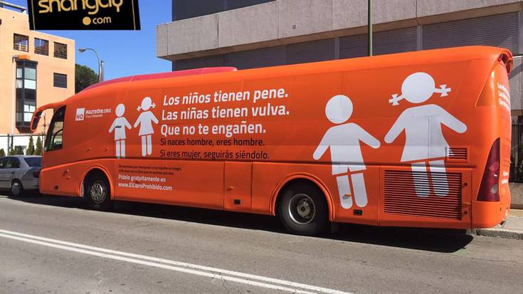 Asteburuan ekarri nahi dute autobus transfoboa Iruñera