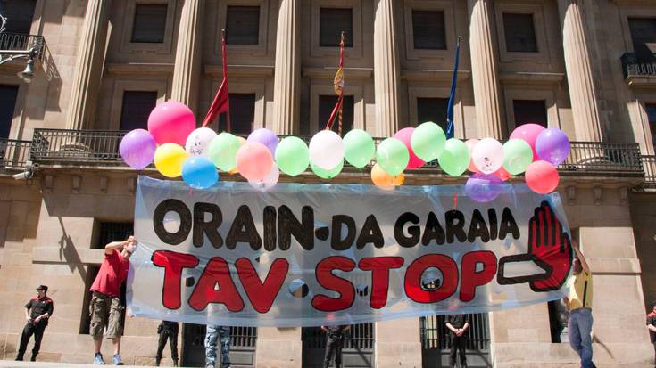 Nafarroako Ekologistak Martxan taldeak AHTaren lanak "berehala gelditzeko" eskatu du