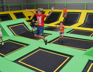Saltoka Jump tranpolin parkerako sarrera