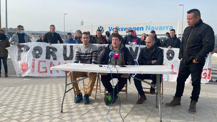 Prekaritatea eta soldata baxuak salatu dituzte Volkswagengo ISN enpresako azpikontratatuek