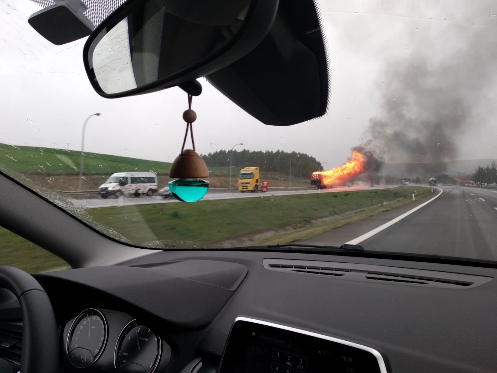Kamioi batek su hartu du Imarkoainen