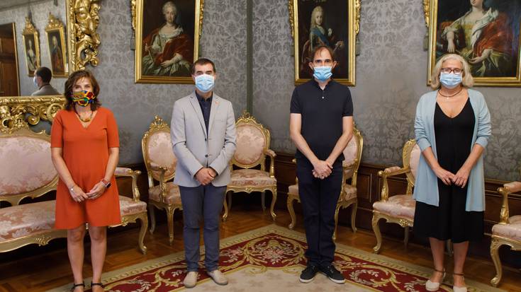 Nafarroako Gobernuak eta Gurutze Gorriak hitzarmena sinatu dute bazterketa arriskuan dauden migratzaileak egoitzetan hartzeko