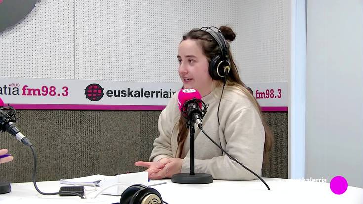 Ekhi Petriati (Bilgune Feminista): "Zaintza lanak gehienetan ordaindu gabeak eta ikusezinak dira, nahiz eta bizitza posible egiten dutenak diren"