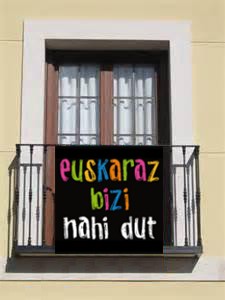 Martxoaren 25ean, eskegi ‘Euskaraz bizi nahi dut’ ikurra zure balkoian