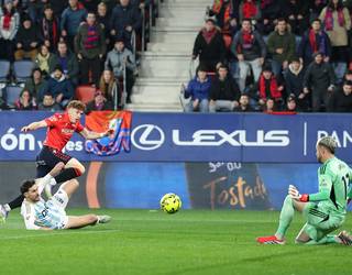 Kaosaren erdian, premiazko garaipena