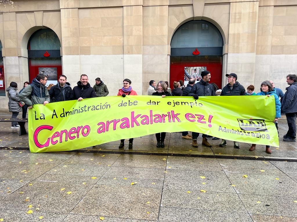 Administrazioko langileen arteko genero arrakala salatu du LAB sindikatuak
