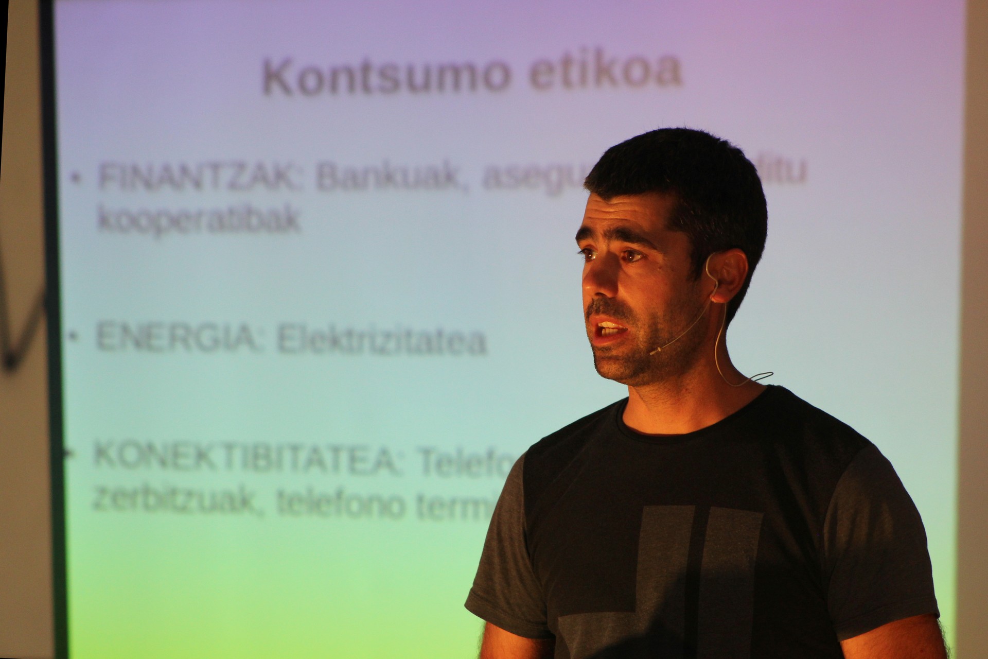 Kontsumo etikoaz aritu ginen atzo