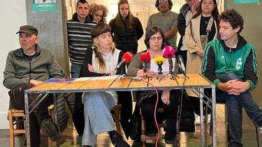 Erakunde publikoek ez dutela etxebizitza eskubidea denontzat bermatzen salatu dute zenbait kolektibok