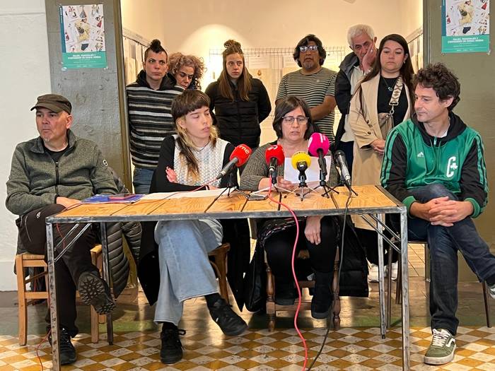 Erakunde publikoek ez dutela etxebizitza eskubidea denontzat bermatzen salatu dute zenbait kolektibok