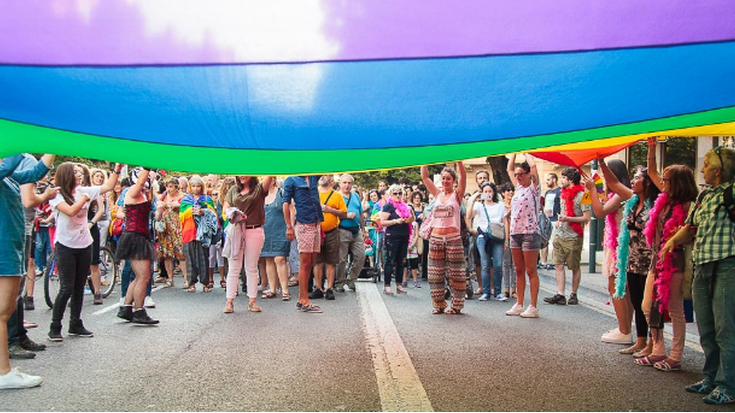 “LGTBI+ fobiak hamaika aurpegi ditu eta bizitzako alor eta espazio guztietan gertatzen da, askotan gainera, ezkutuan”