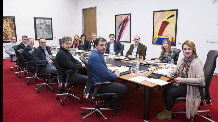 Ijito komunitatea agenda politikoan sartzea "lehentasuna" da parlamentuarentzat