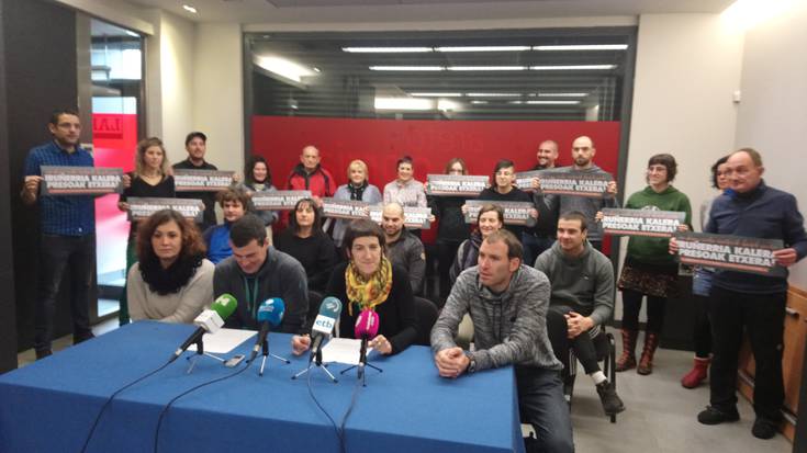 Preso eta iheslariak etxeratzearen aldeko manifestaziora deitu du Kalera Kalera-k