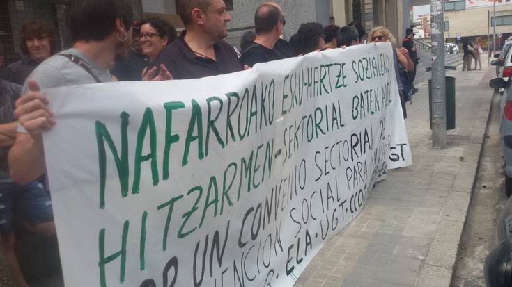 Esku hartze sozialaren esparruan hitzarmen sektoriala eskatu dute LABek, ELAk, UGTk eta CCOOek