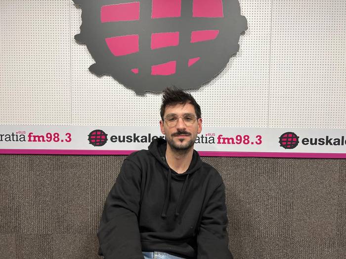 Iñigo Satrustegi: "Irudietatik asko edaten du gaurko poesiak, baita nireak ere"