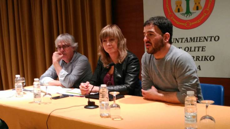 Memoria historikoan ematen ari diren pausoak azaltzen ari da Gobernua