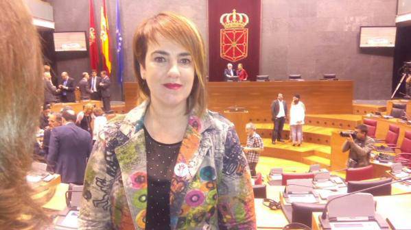 Ainhoa Aznarez parlamentuko presidentetzatik kanpo gera liteke talde parlamentariotik "kanporatu" ondoren