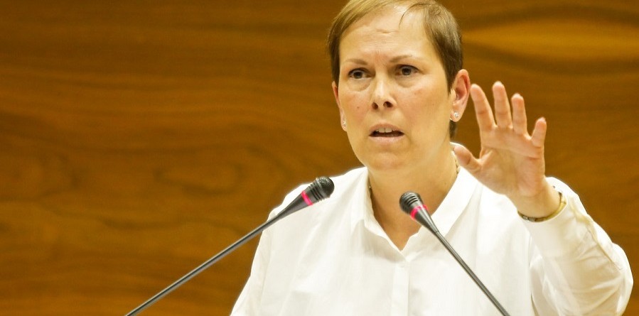 Uxue Barkos: "Gobernuak biktima guztiak hartzen ditu kontuan, UPNk ezin du gauza bera esan"