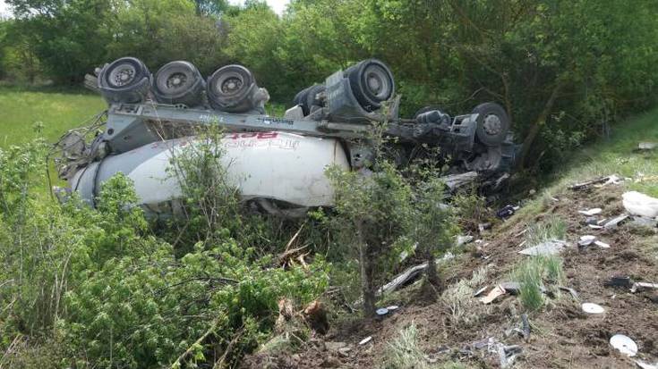 Kamioilari nafar bat hil da Esako urtegitik gertu izandako istripuan