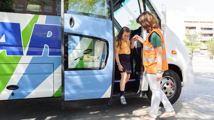 Hezkuntzan azpikontratatutako zerbitzuetan hizkuntz irizpideen falta salatu dute Sortzenek eta Behatokiak