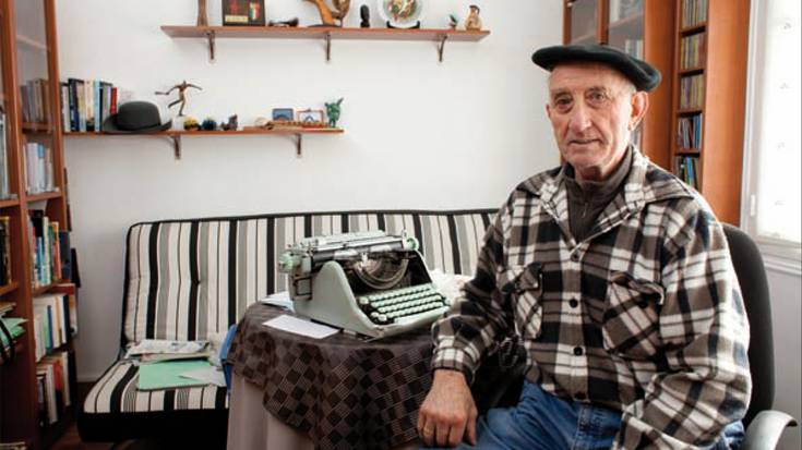 Angel Aintziburu ohorezko euskaltzaina zendu da