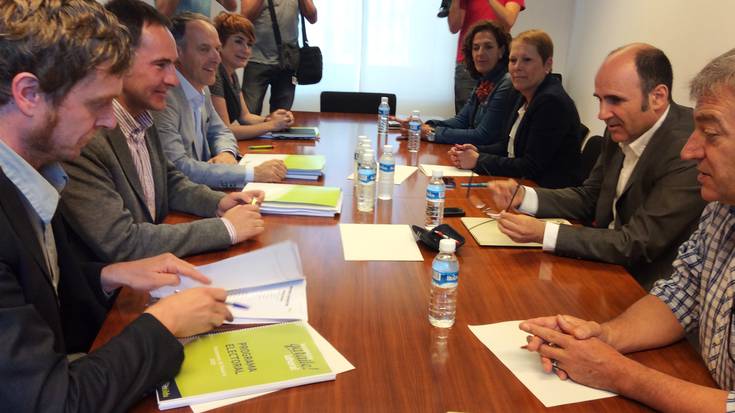 Gobernua sanferminak baino lehen osatu daiteke Geroa Bai eta EH Bilduren ustez