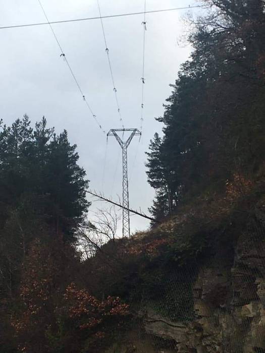 Haizeak argirik gabe utzi du Izaba