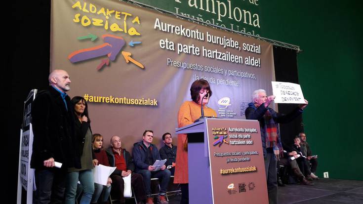 Nafarroako aurrekontuak "burujabeak, sozialak eta parte hartzaileak" izan daitezen manifestazioa egin dute Iruñean
