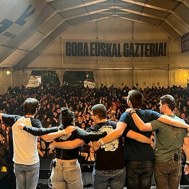 Burutik taldearen disko aurkezpena