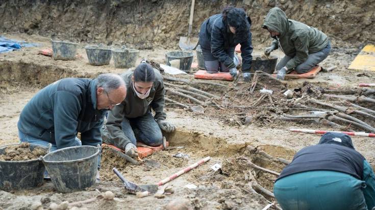 Aranzadi, mende laurdena baino gehiago memoria historikoa berreskuratzen