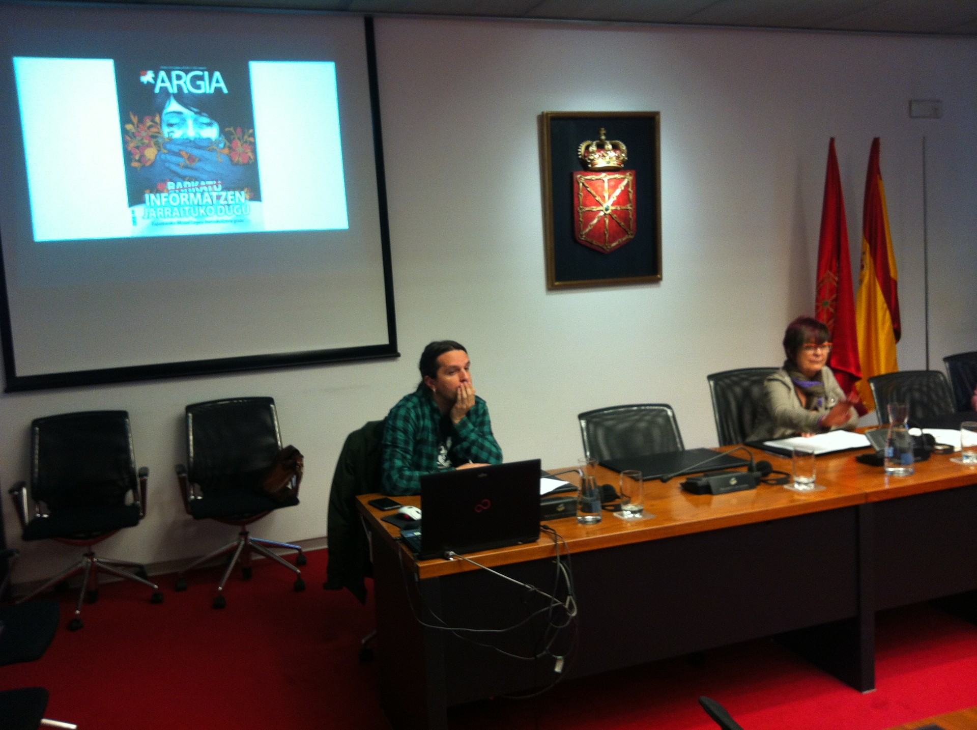Lopez kazetariak Mozal Legea ez aplikatzeko konpromisoa eskatu dio Nafarroako Gobernuari