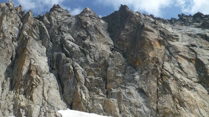26 urteko iruindar bat hil da mendi istripuan Benasquen