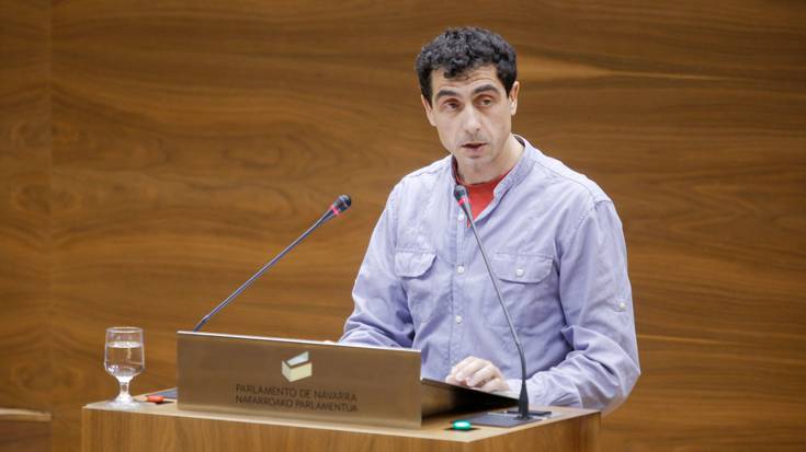 Rubén Velasco parlamentario nafarrak Ahal Dugu utzi du