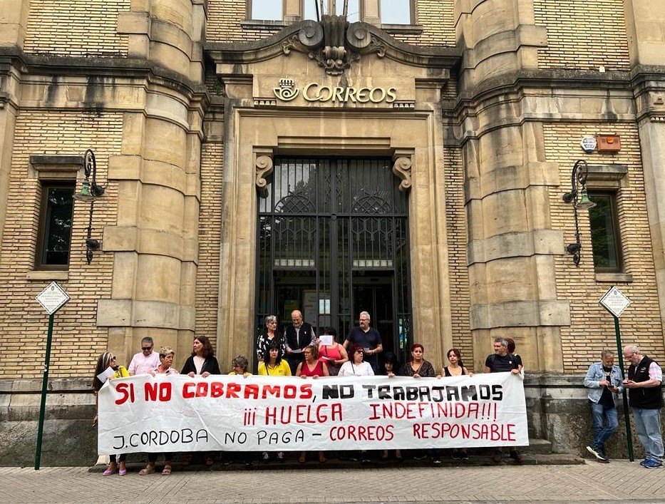 Correoseko garbitzaileak greba mugagabean daude