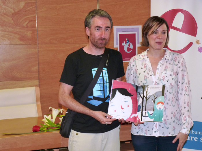 'Zerua gris dago' haurrentzako albuma, prest