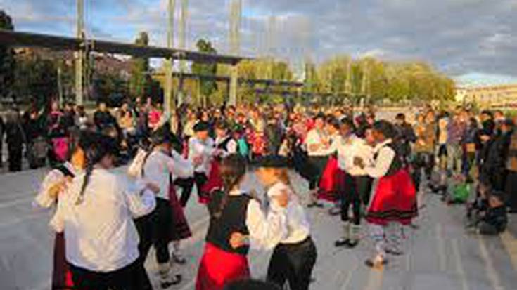 Etxabakoitz martxan, jaia aletu dadin