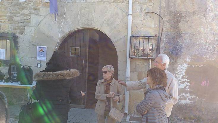 Artzapezpikutzak etxetik bota nahi izan du 88 urteko emakume bat Lizoainen; etenda gelditu da kaleratzea