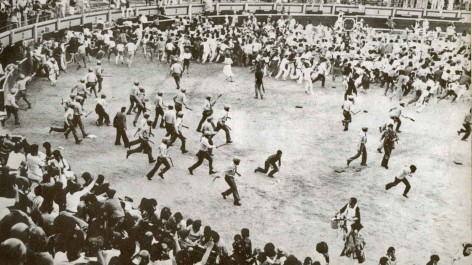 Sanfermines 78 Gogoan taldea gertakari hari buruzko materiala biltzen ari da
