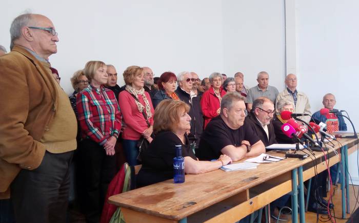 Frankismoan sindikalista izandakoek dikatdura garaiko krimenen aurkako kereilarekin bat egin dute