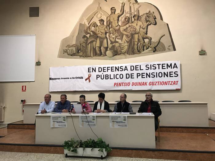 Pentsio duinen aldarrikapena hauteskundeetan ahaztu ez dadin protestak deitu dituzte